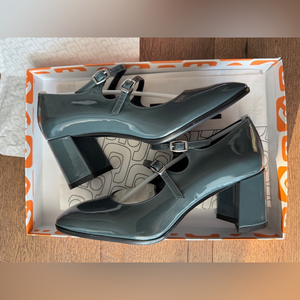 *NEW* Carel Paris Alice Mary Jane in Blue Grey Patent Leather US 6.5 Never Worn